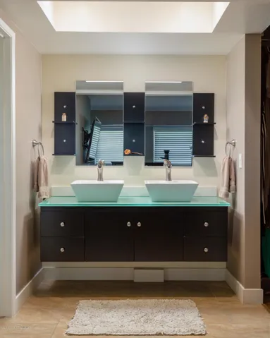 827 N Altadena Dr - Pierre Galant -14