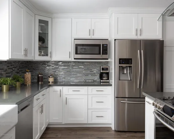 827 N Altadena Dr - Pierre Galant -5