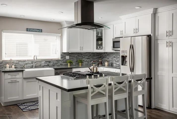 827 N Altadena Dr - Pierre Galant -3