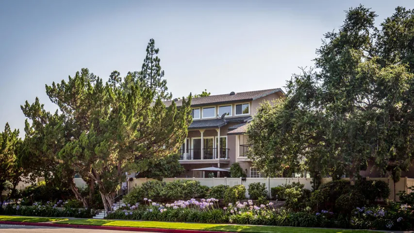 827 N Altadena Dr - Pierre Galant -17