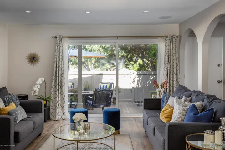 827 N Altadena Dr - Pierre Galant -2