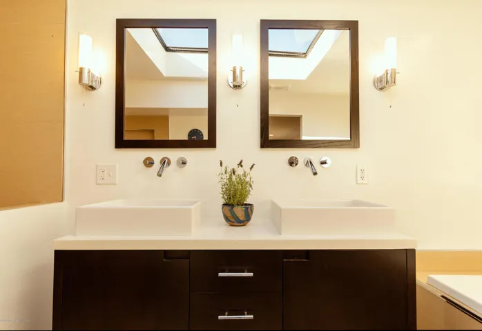 mendota_masterbath02