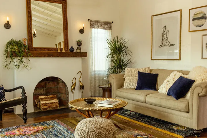 mendota_livingroom01