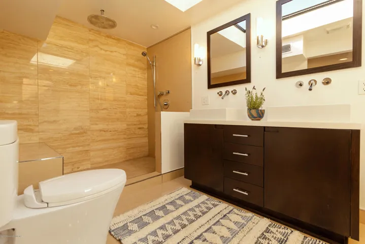 mendota_masterbath01