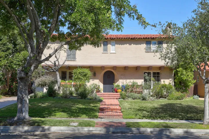 Front / Street View