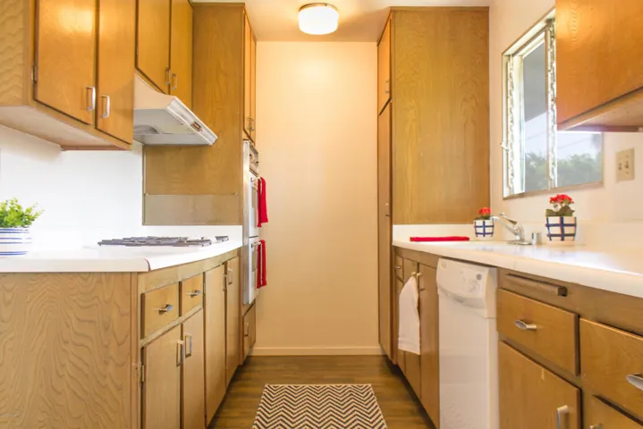 10.1 - The 88 - Kitchen - Sterling_Grang