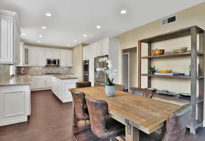 Huge Eat In Kitchen