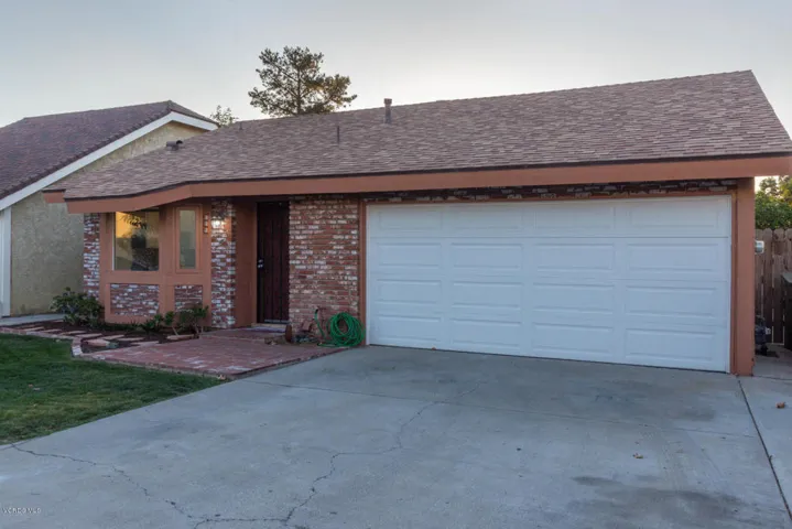 115 Surrey Way Fillmore CA-002-001-Still