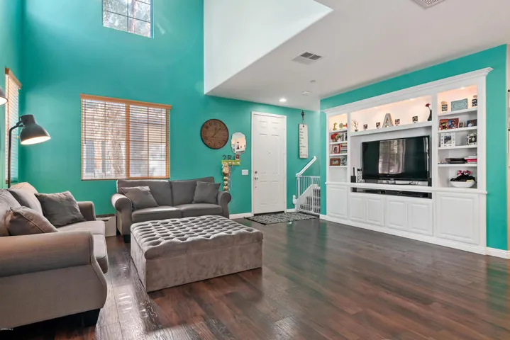 04-Living Room