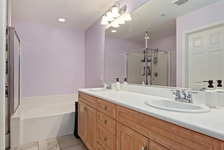 13-Master Bathroom