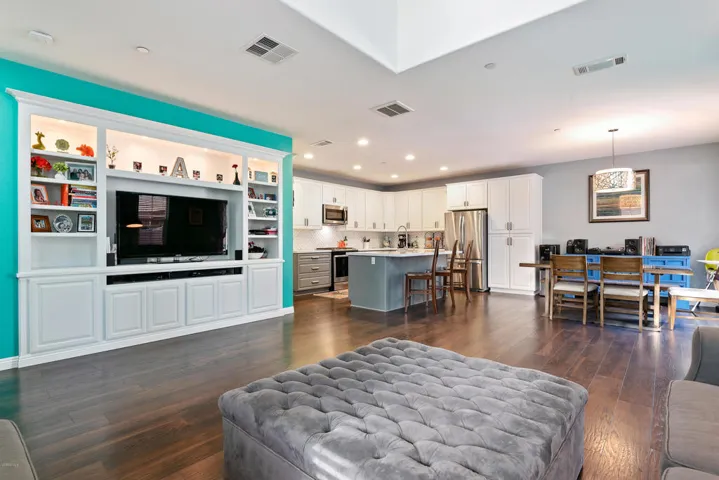 05-Living Room