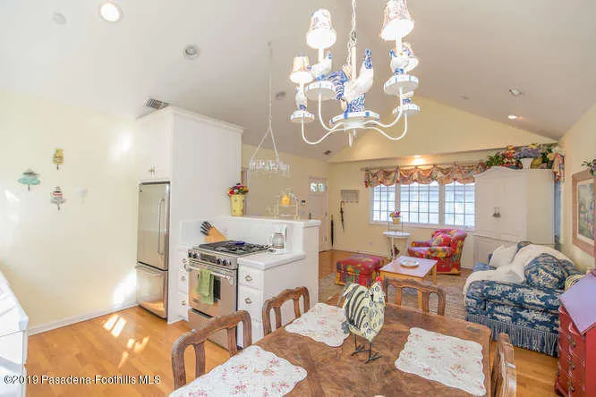 399 Flintridge Oaks Dr La-small-066-065-