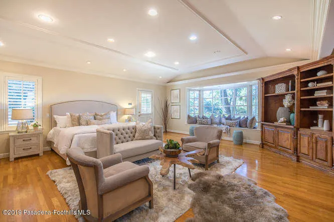 399 Flintridge Oaks Dr La-small-030-024-