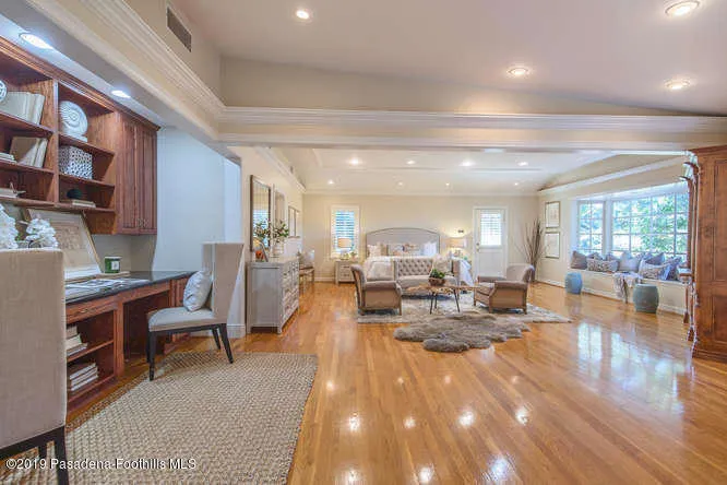 399 Flintridge Oaks Dr La-small-029-030-