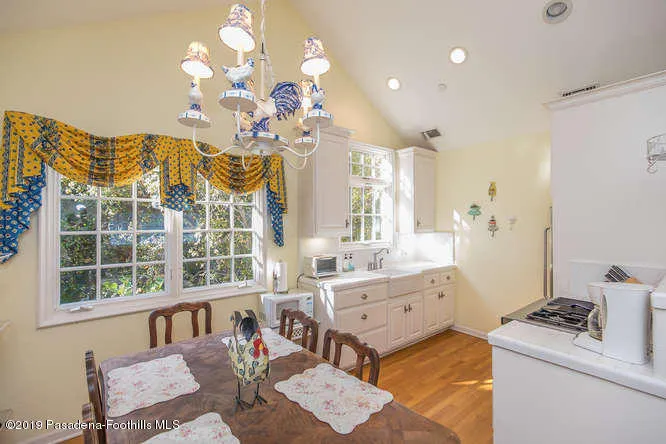 399 Flintridge Oaks Dr La-small-065-069-