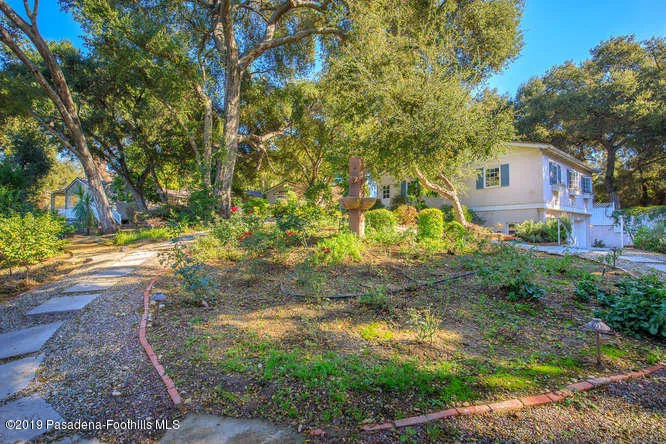 399 Flintridge Oaks Dr La-small-041-039-