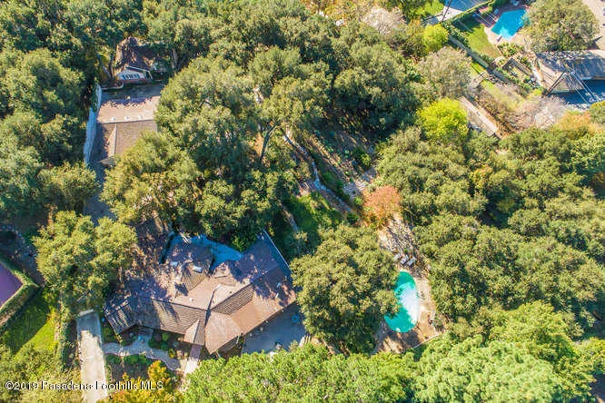 399 Flintridge Oaks Dr La-small-002-058-