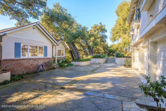 399 Flintridge Oaks Dr La-small-061-061-