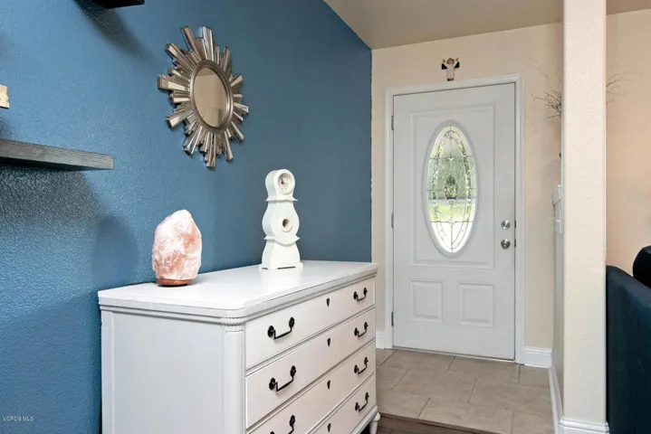 337 Rodgers St-004-014-Entryway-MLS_Size