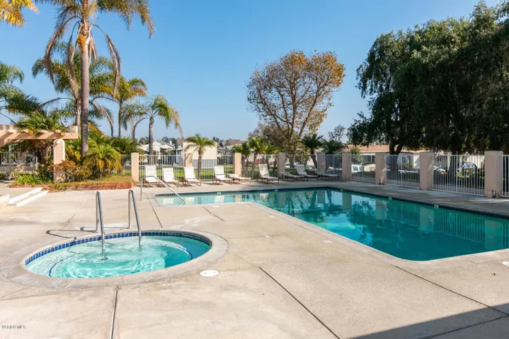 337 Rodgers St-025-025-Community Pool-ML