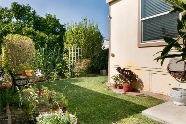 337 Rodgers St-021-018-Yard-MLS_Size