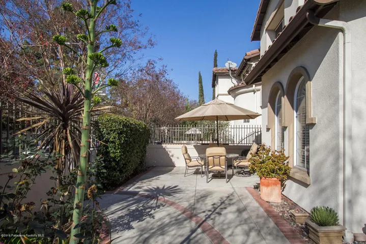 1095 Rosewalk Way 006-mls