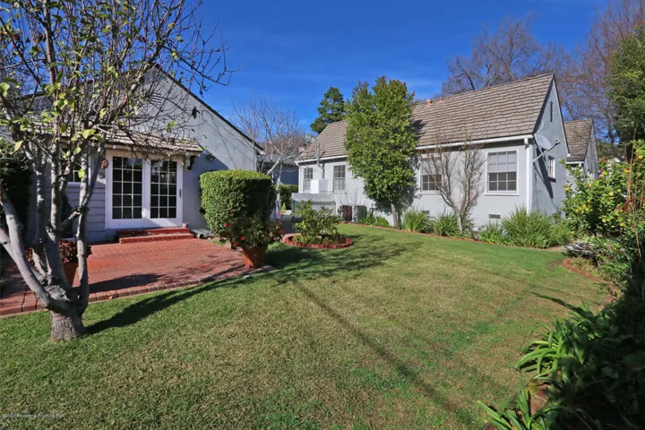 MLS_22_Backyard