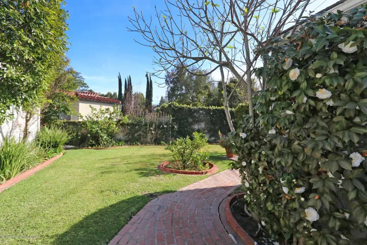 MLS_23_Backyard