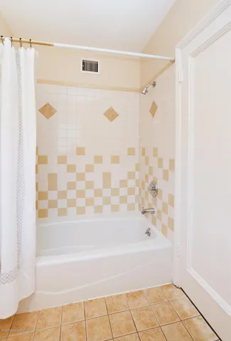 MLS_15_Bathroom