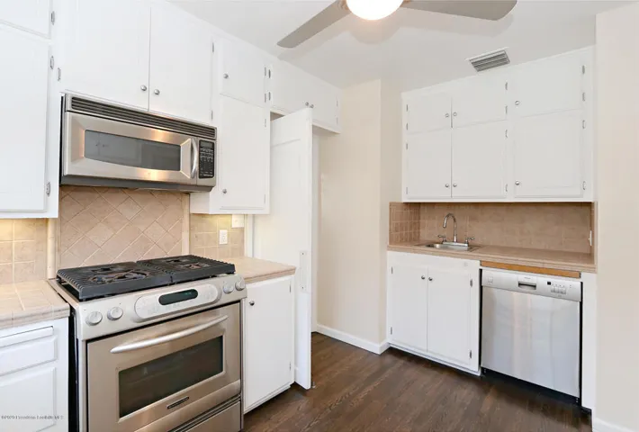 MLS_8_Kitchen