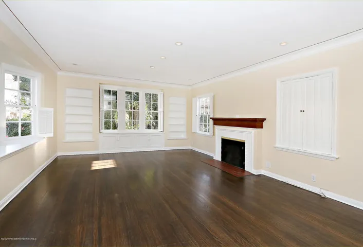 MLS_5_LivingRm