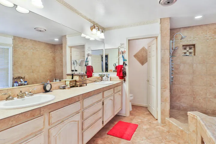 017_Dual Vanity