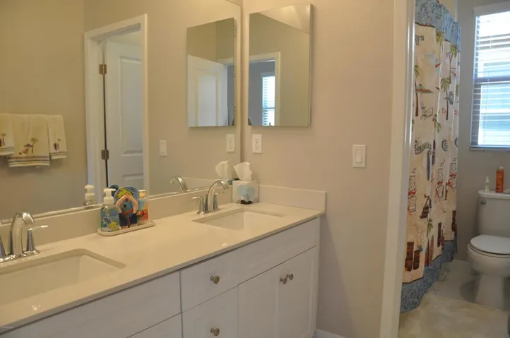 Upstairs hall bath