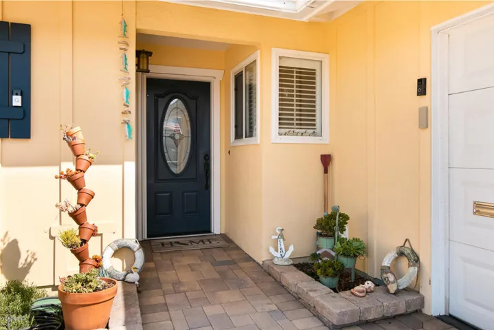 728 Elko Ave-003-026-Front Entry Detail-