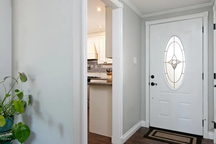 728 Elko Ave-004-016-Front Entry Detail-