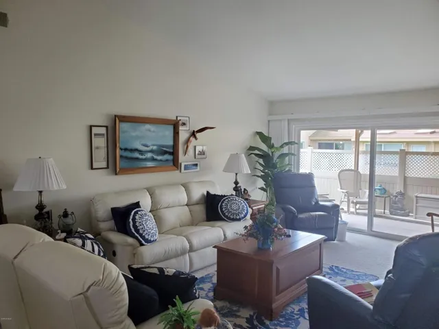 40029 Village 40 Camarillo (3)