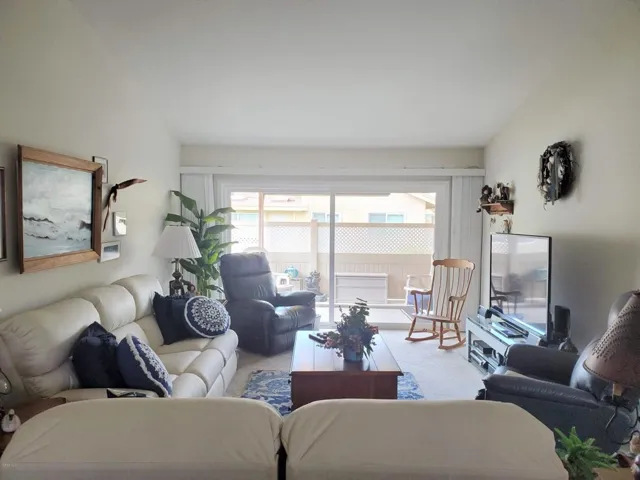 40029 Village 40 Camarillo (4)