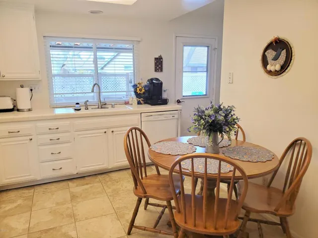 40029 Village 40 Camarillo (9)