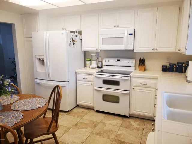 40029 Village 40 Camarillo (7)
