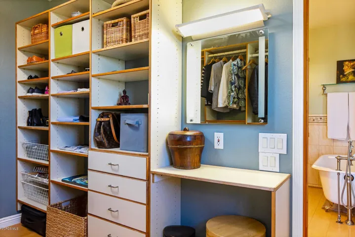 1510 Brodiea Ave-025-008-Master Closet-M