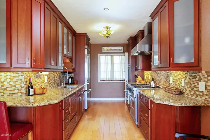 1510 Brodiea Ave-016-009-Kitchen-MLS_Siz