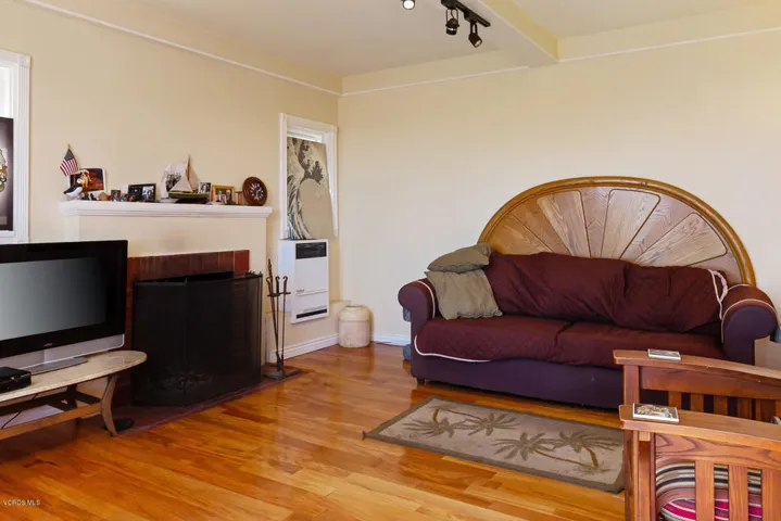 1510 Brodiea Ave-042-022-Unit 3-MLS_Size