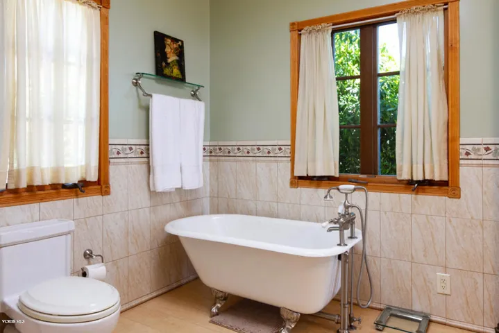 1510 Brodiea Ave-023-017-Master Bath-MLS