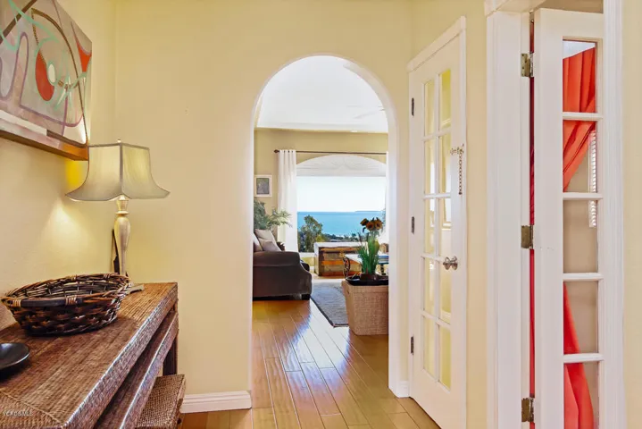 1510 Brodiea Ave-011-013-Foyer-MLS_Size