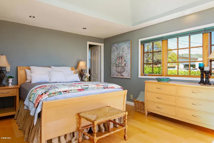 1510 Brodiea Ave-021-007-Master Bedroom-