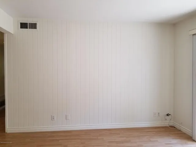 Living room wainscoting