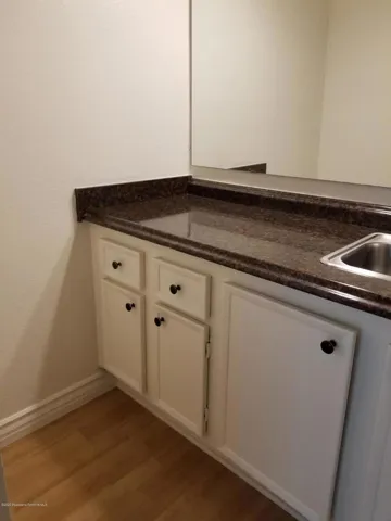 Bathroom sink