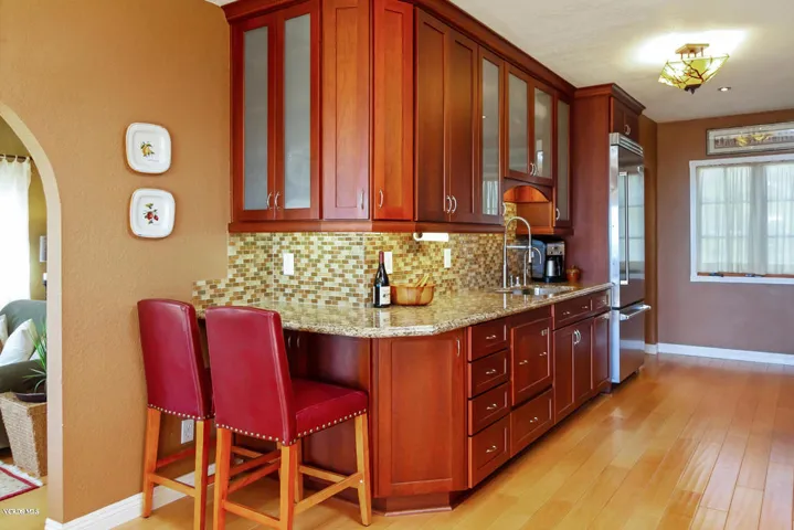 1510 Brodiea Ave-017-010-Kitchen-MLS_Siz