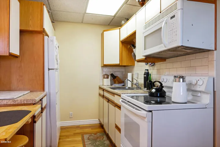 1510 Brodiea Ave-045-018-Unit 3-MLS_Size