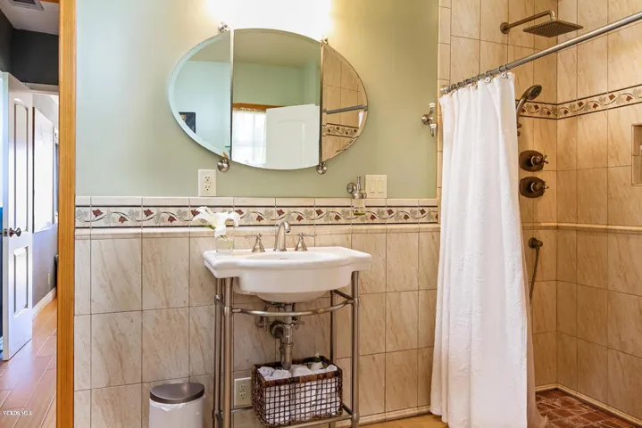 1510 Brodiea Ave-024-045-Master Bath-MLS